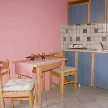 Lejlighedshotel 9 Muses 2*