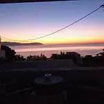 9 μούσες 2*