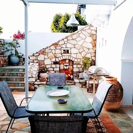 9 Muses Apartahotel 2*